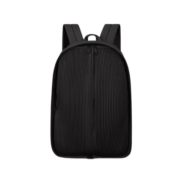 옴므 플리세 이세이 미야케 플리츠 데이팩 블랙