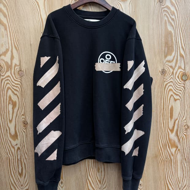 오프화이트 테이프 애로우 맨투맨