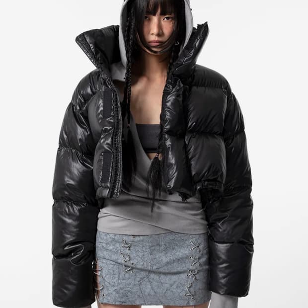 YEEL EMBROIDERED CROP PUFFER 패딩 블랙