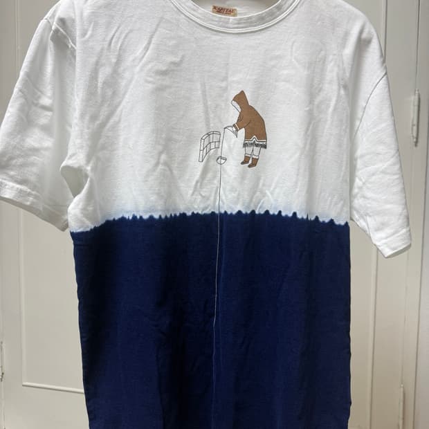 캐피탈 T-shirts