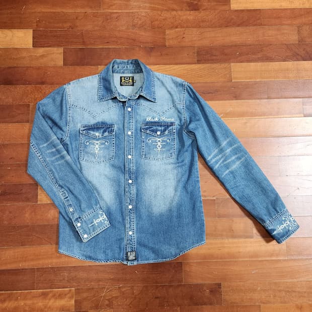 BLACK FLAME 블랙 플레임 스컬 자수 웨스턴 데님 셔츠