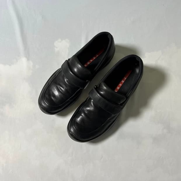 프라다 스포츠 로퍼 245