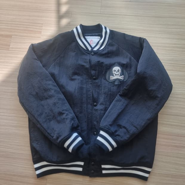 블랙아웃 킾어 시크릿 팀 바시티 자켓