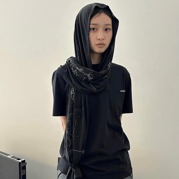 구해요)) 혜인서 반팔+스카프 구해요