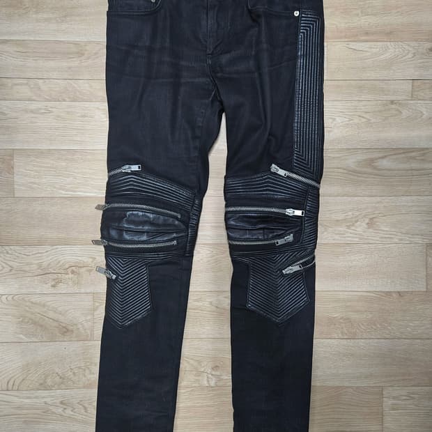 생로랑 레더패널 진(32)