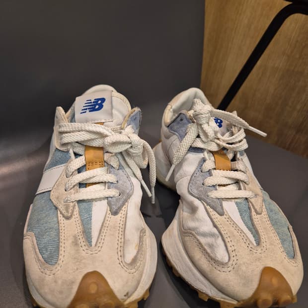 뉴발란스 리바이스 콜라보 스니커즈 245 판매합니다