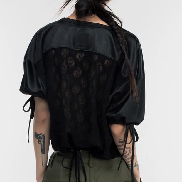 김미더영 G_FOOTBALL LACE T_SHIRT / BLACK