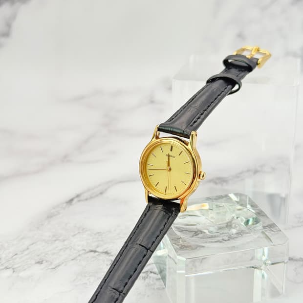 90s00s 빈티지 세이코 클래식 미니멀 골드 다이얼 워치