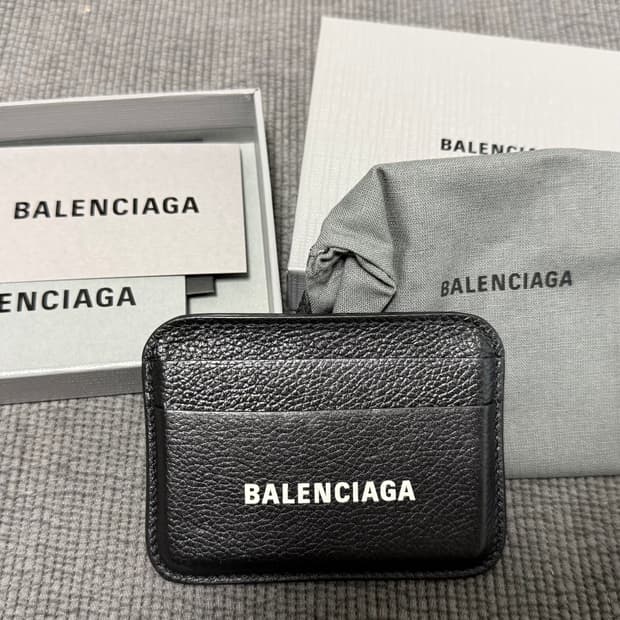 발렌시아가 지갑