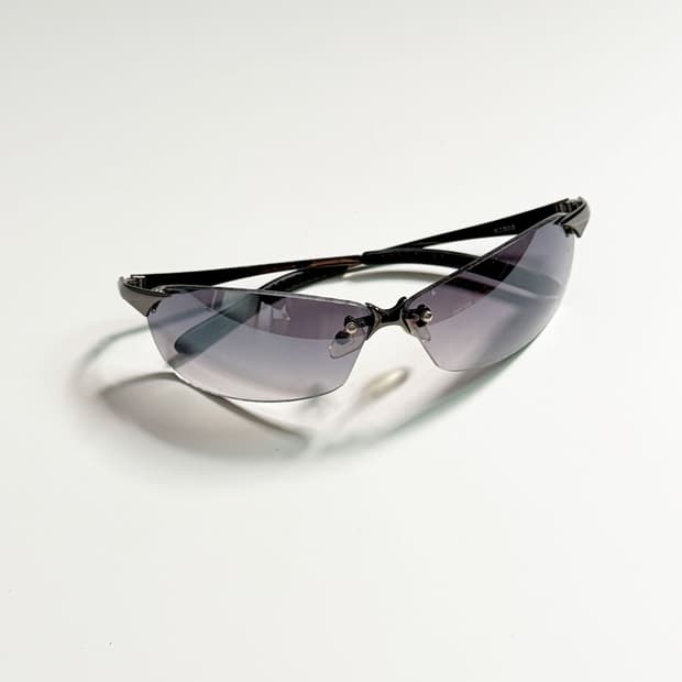 90s 퓨처리스틱 메탈릭 무테 스퀘어 빈티지 선글라스