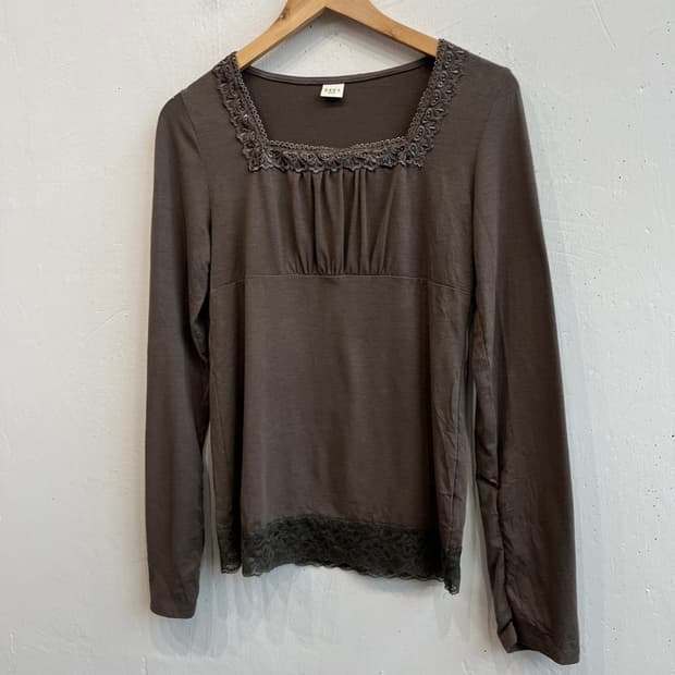 액시즈팜 레이스 롱슬리브