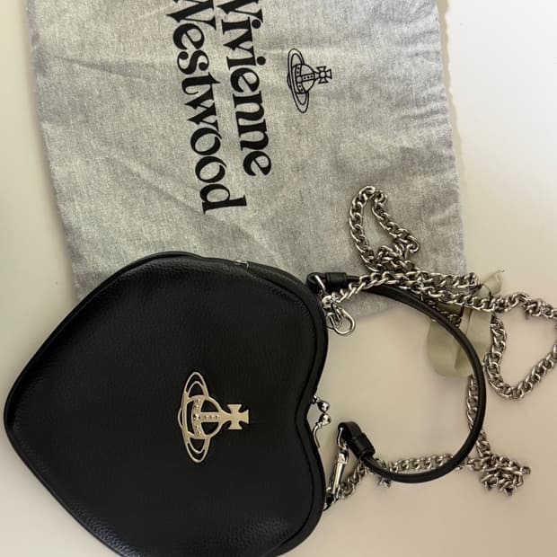 비비안웨스트우드 하트 가방 크로스백
