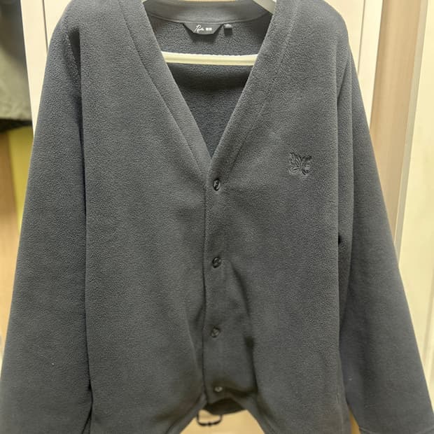 유니클로 니들스 다크 그레이 후리스 가디건 3xl