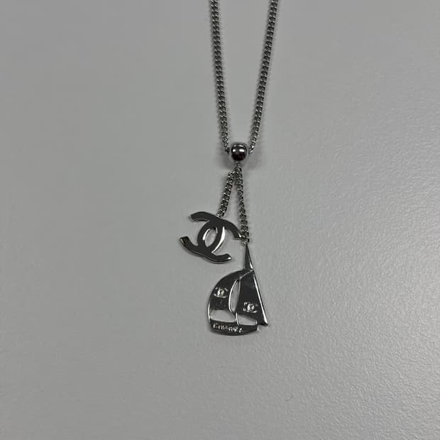 샤넬 요트 로고 목걸이