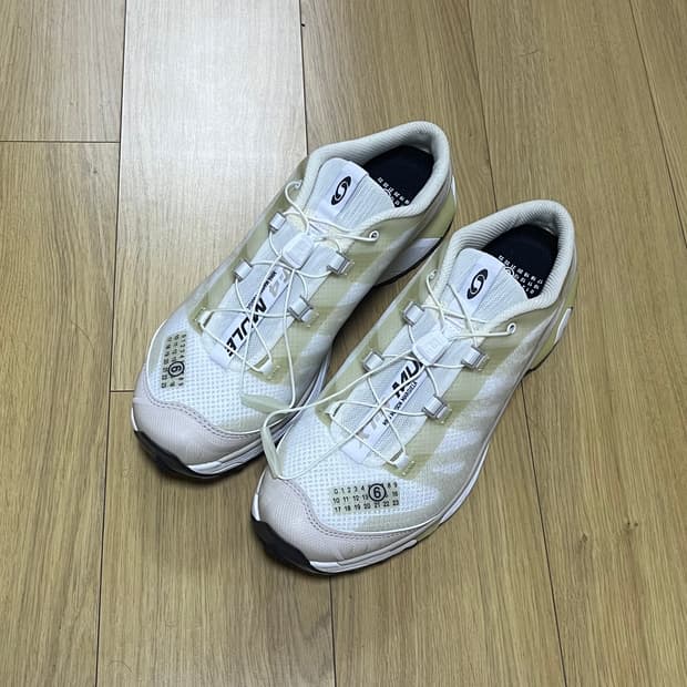 살로몬 x 마르지엘라 mm6 xt4 뮬 화이트 그린 헤이즈 270