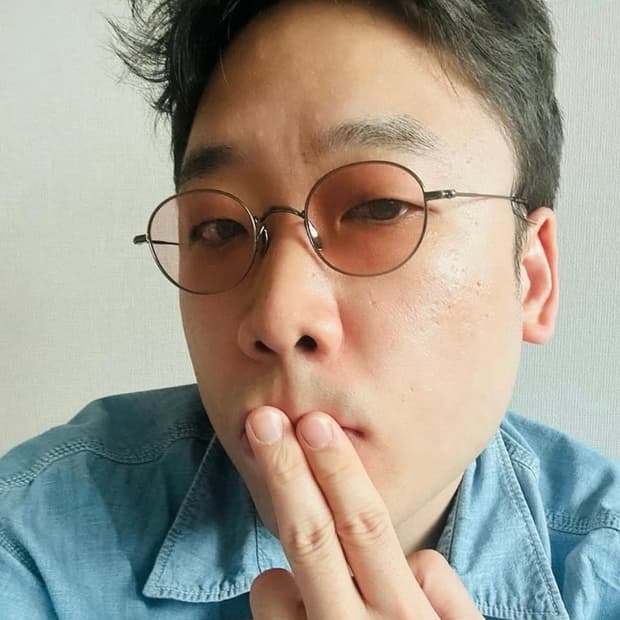 Yuichi Toyama 핑크 렌즈 선글라스