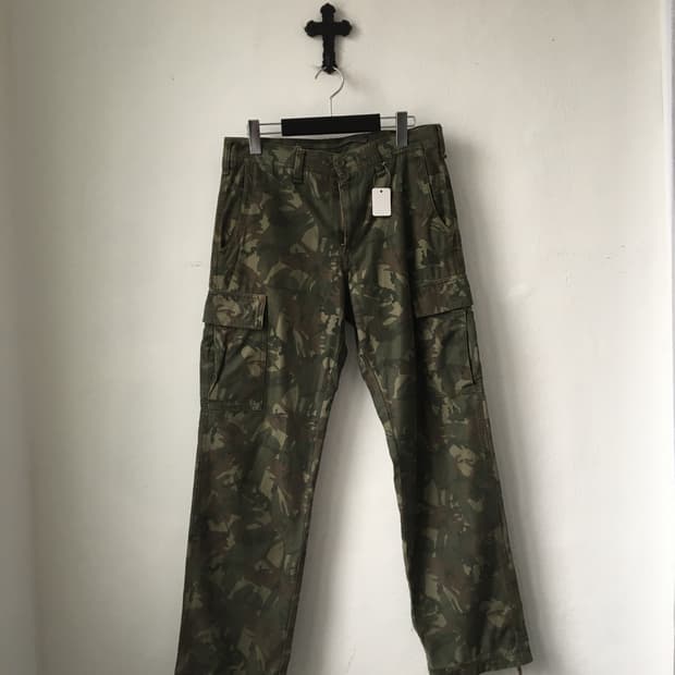 Camo pattern cago pants