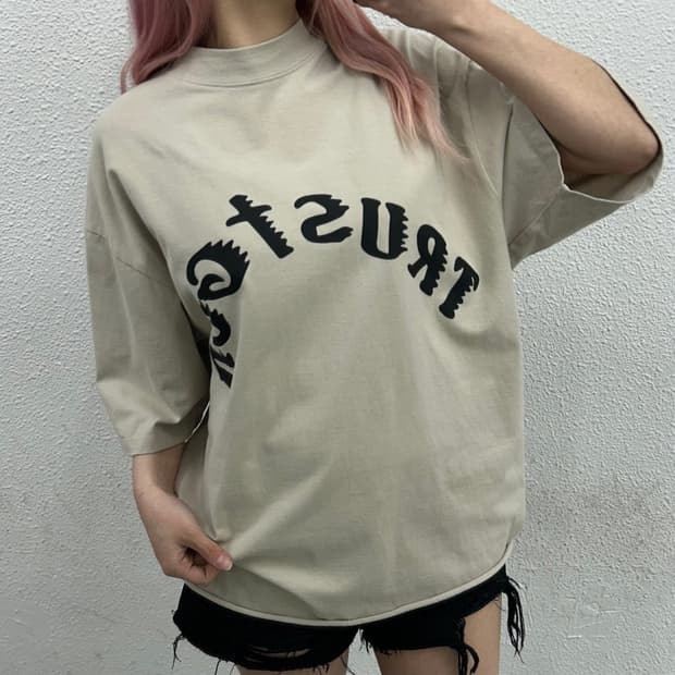 yeezy 트러스트갓 라이트베이지 반팔 M