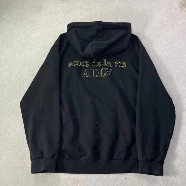 105 아크메드라비 자수로고 후드티