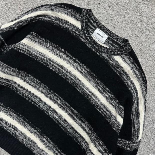 [105] 비바스튜디오 니트