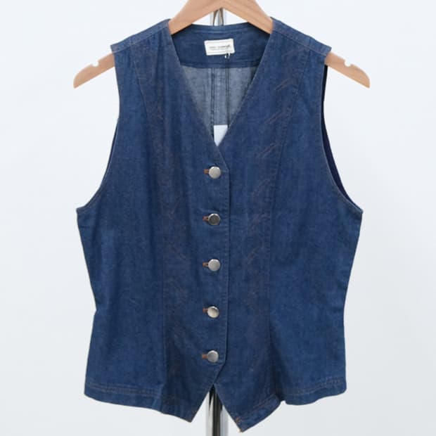 gray shambre vest