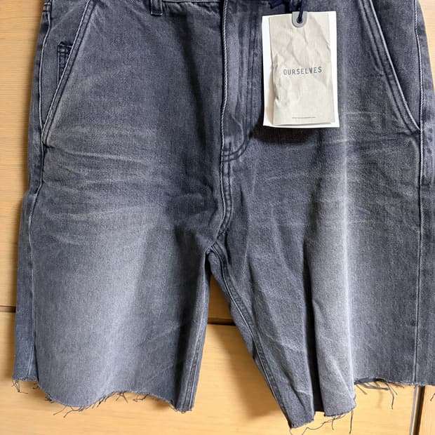 [2] 24SS 아워셀브스 컷오프 데님쇼츠 블리치드 블랙