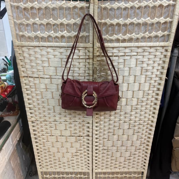 정품 불가리 찬드라 숄더백 팝니다