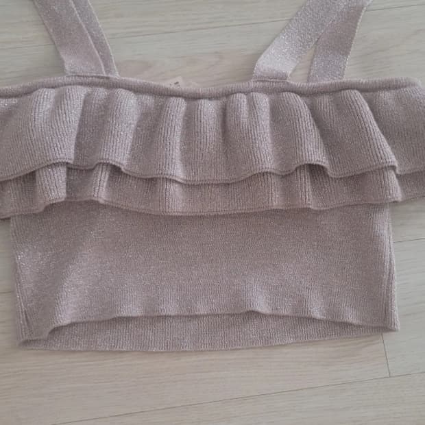 프릴 오프숄더 니트 탑