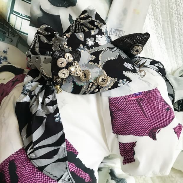 Dark antique Cat-ear floral bandana cap