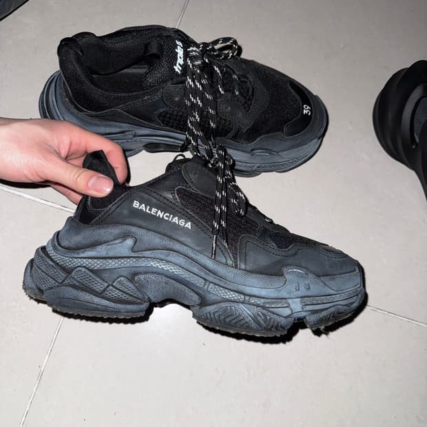 발렌 더티 트리플s (블랙 / 39 (250) )