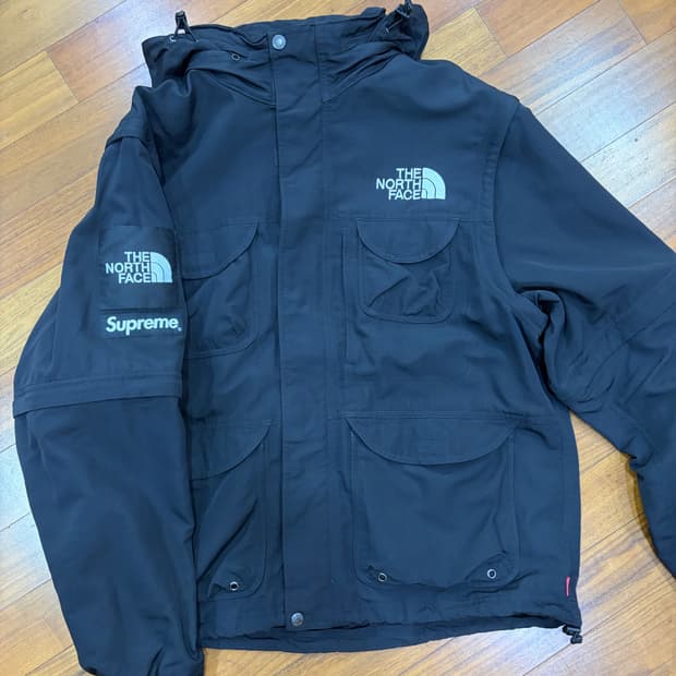 슈프림 x 노스페이스 트레킹 컨버터블 자켓 블랙 - 22SS