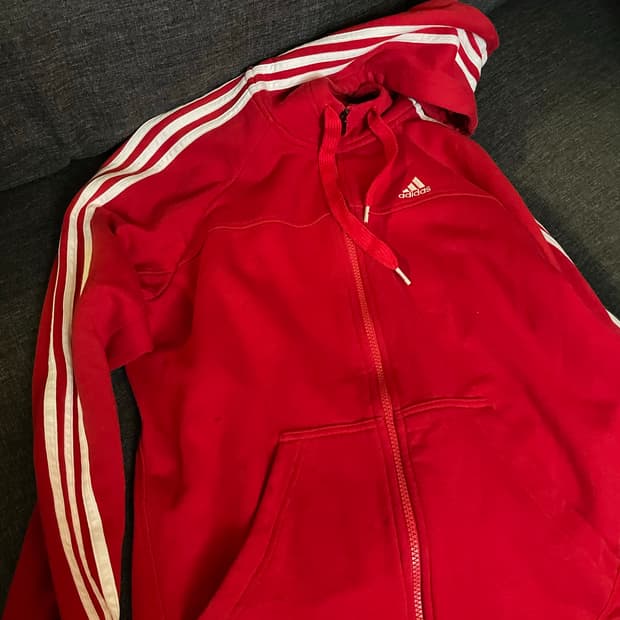 에센셜 아디다스 후드집업 