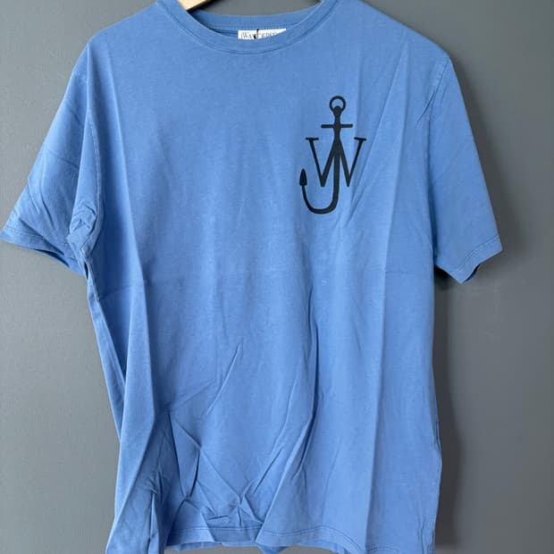 JW앤더슨 스카이블루 티셔츠
