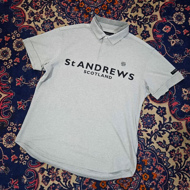 (국내매장) 세인트 앤드류스 레터링 카라티셔츠