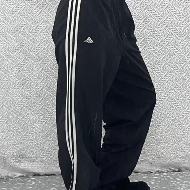 아디다스 올드스쿨 베이직 삼선 와이드 트랙팬츠 L C07138