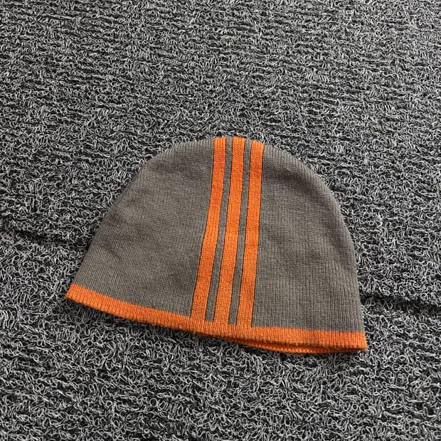 아디다스 올드스쿨 아카이브 숏 비니 3318