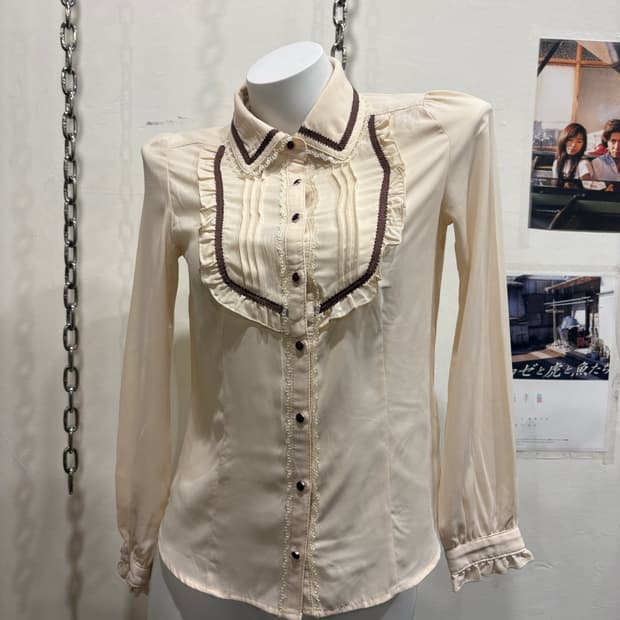 axes femme 엑시즈팜 브라운 라인 아이보리 블라우스