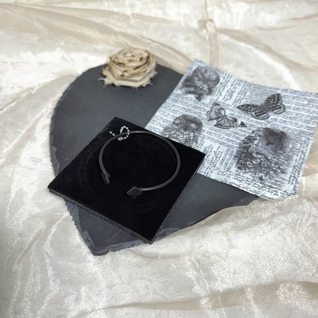 빈티지 고딕 십자가 오픈 팔찌