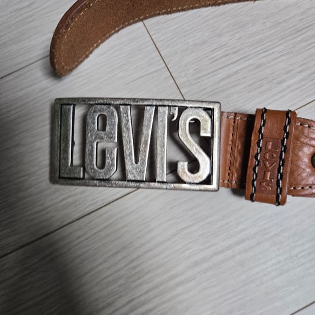 리바이스 빅레터링 가죽밸트