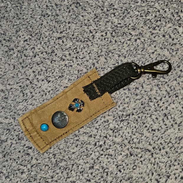 칼하트 버튼 핸드메이드 커스텀 카라비너 키링 (OS) / 11903