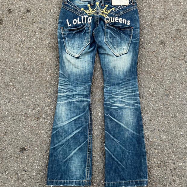 Lolita Queens diss flare jean