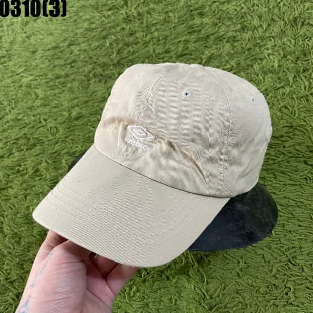 엄브로 볼캡 모자