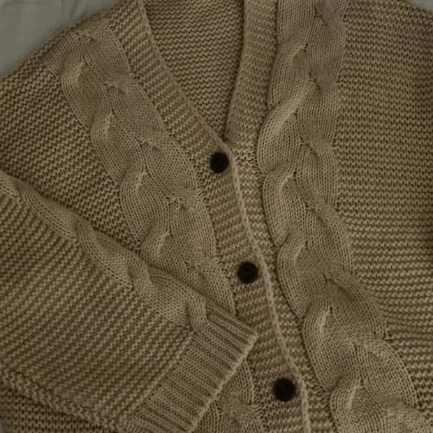 베이지 니트 가디건 꽈배기 슬리브 자켓 티셔츠 겨울