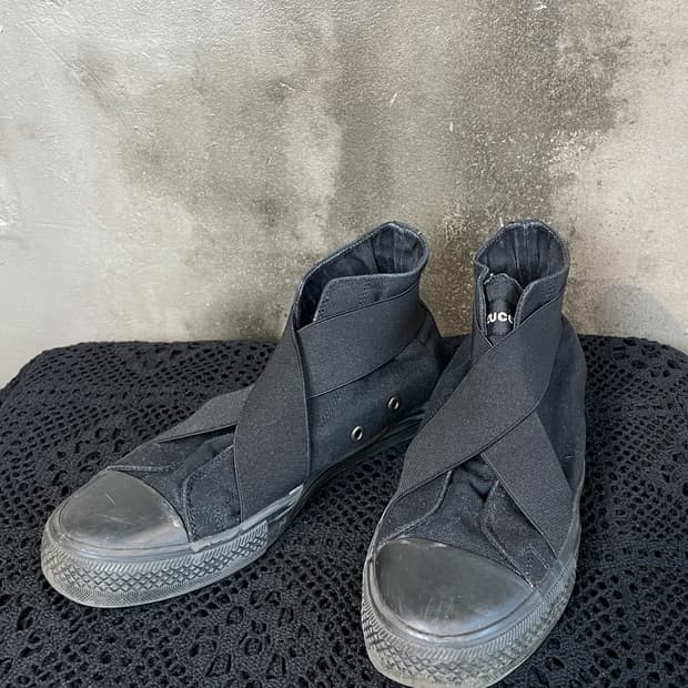 주카 벨트 스트랩 스니커즈