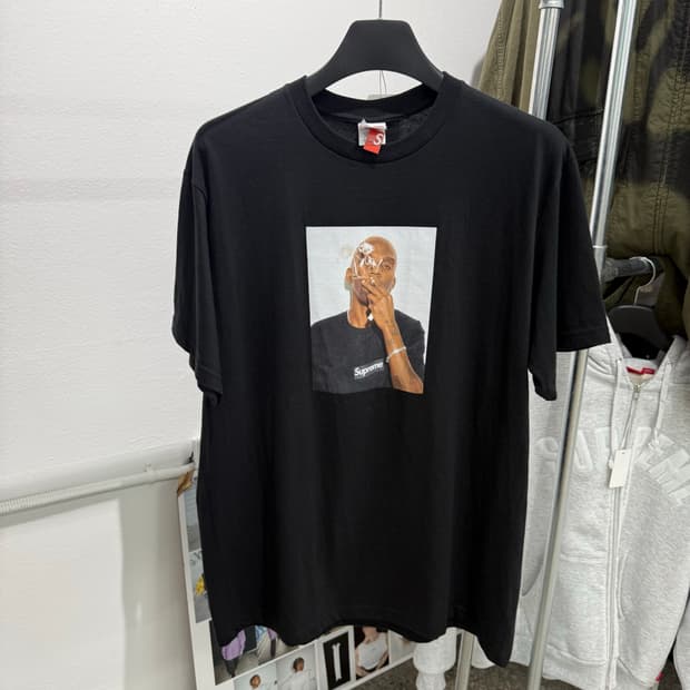 [L] supreme dean blunt tee
