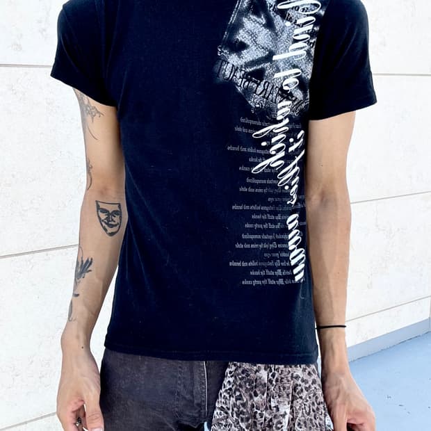 “Vintage” 00’s Print UK Glitter Tee