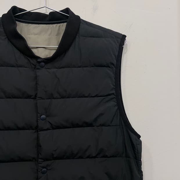 시리즈 에피그램 덕다운 버튼 퀼팅 베스트