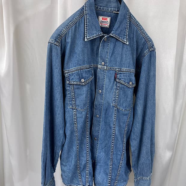 Levi`s