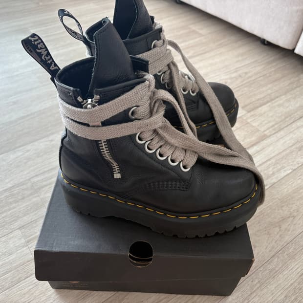 닥터마틴x릭오웬스 콜라보 1460 QUAD RO BLACK LUNAR