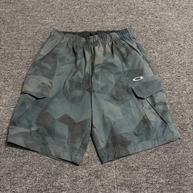 오클리 카모 패턴 카고 쇼츠